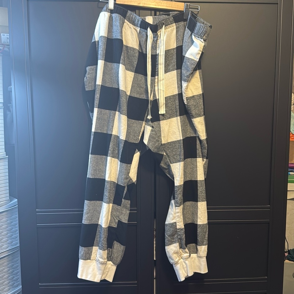 Old Navy jogger pajama bottoms, size 3XL